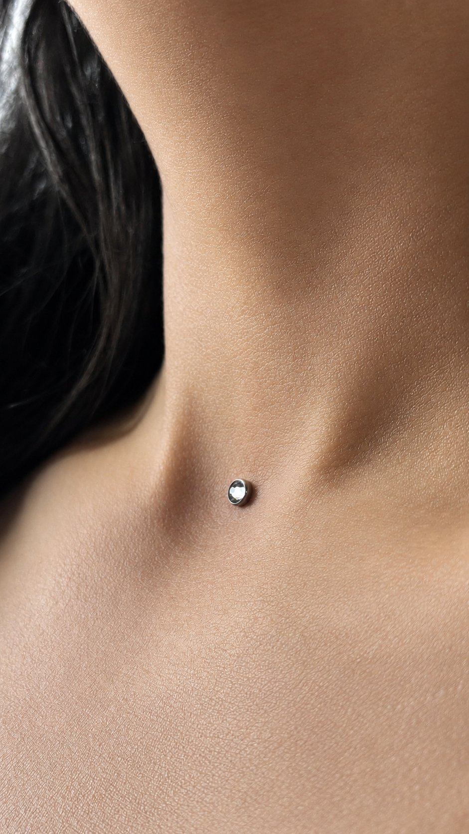 Piercing dermal — realizacja